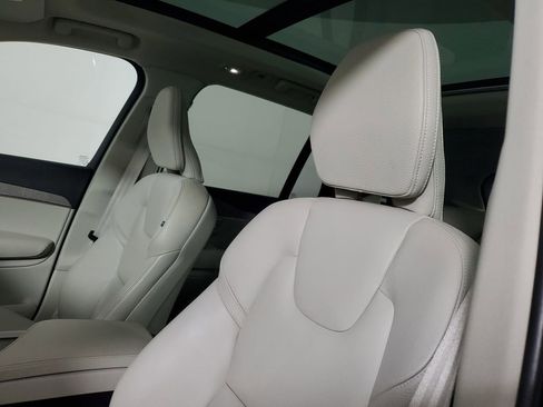 Certified 2023 Volvo XC90 B5 Plus w/ Protection Package image 25