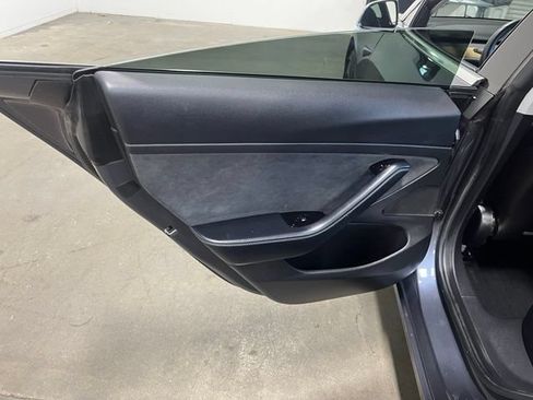 Used 2020 Tesla Model 3 Standard Range Plus RWD image 19