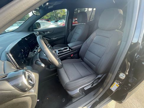 Used 2025 Chevrolet Equinox LT image 35