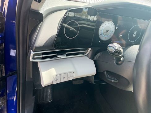 Used 2024 Hyundai Elantra Limited image 10