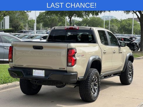 Used 2024 Chevrolet Colorado ZR2 w/ Technology Package AWD/4WD image 4
