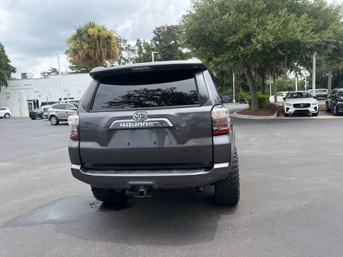 Used 2023 Toyota 4Runner SR5 Premium w/ Moonroof Package AWD/4WD image 18