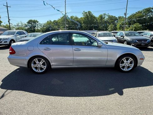 Used 2004 Mercedes-Benz E 500 4MATIC Sedan image 12