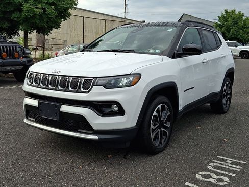 Used 2023 Jeep Compass Limited w/ Sun and Sound Group AWD/4WD image 3