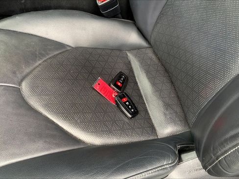 Used 2022 Toyota Camry XSE FWD image 14