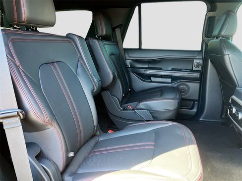 Used 2024 Ford Expedition Limited image 30