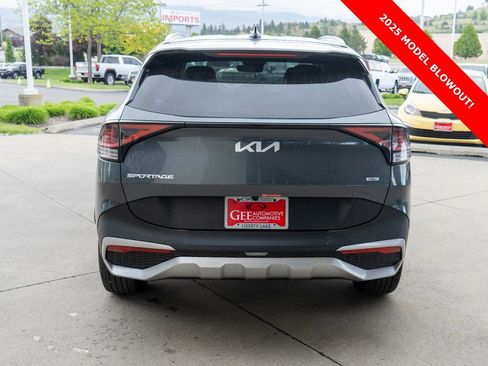 New 2025 Kia Sportage EX image 6