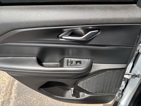 Used 2023 Jeep Grand Cherokee Altitude RWD image 37