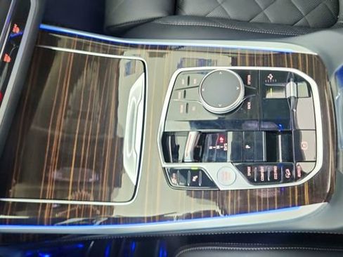 Used 2026 BMW X7 xDrive40i image 56