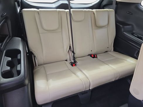 Used 2019 Subaru Ascent Limited AWD/4WD image 16