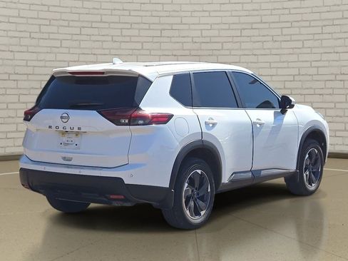 Used 2025 Nissan Rogue SV FWD image 5