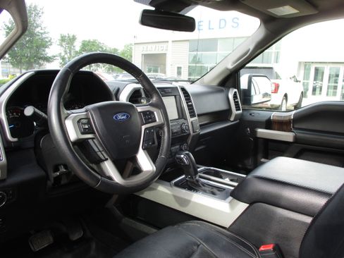Used 2019 Ford F150 Lariat w/ Equipment Group 501A Mid AWD/4WD image 9