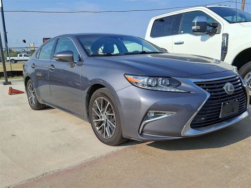 Used 2017 Lexus ES 350 w/ Luxury Package FWD image 7