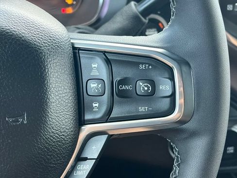 Used 2025 RAM 3500 Laramie AWD/4WD image 28