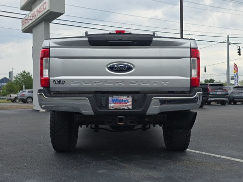 Used 2017 Ford F250 XL w/ STX Appearance Package AWD/4WD image 9