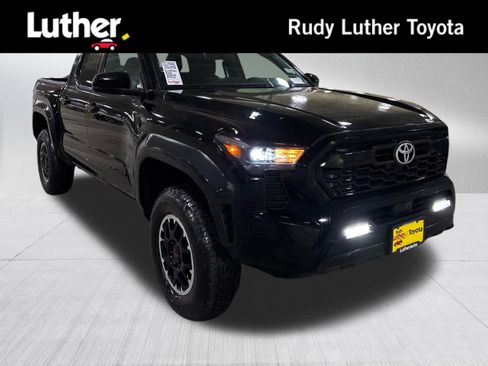 Used 2024 Toyota Tacoma TRD Off-Road image 1