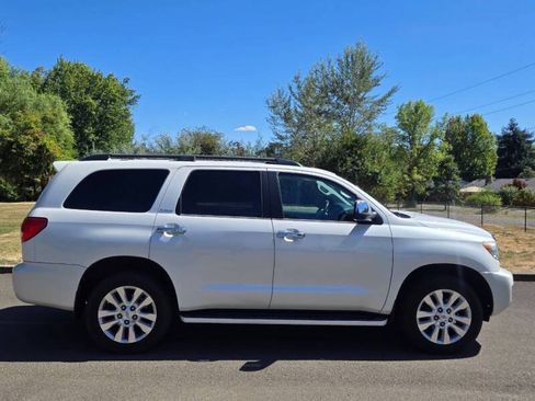 Used 2016 Toyota Sequoia Platinum AWD/4WD image 6