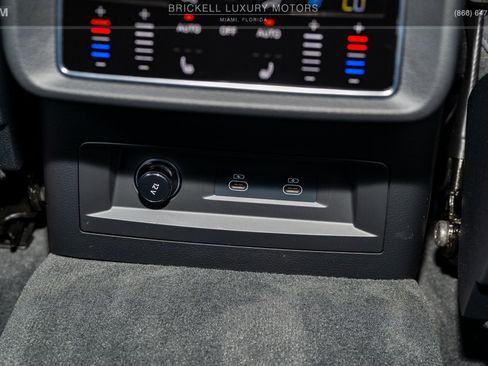 Used 2025 Audi Q8 Prestige image 24