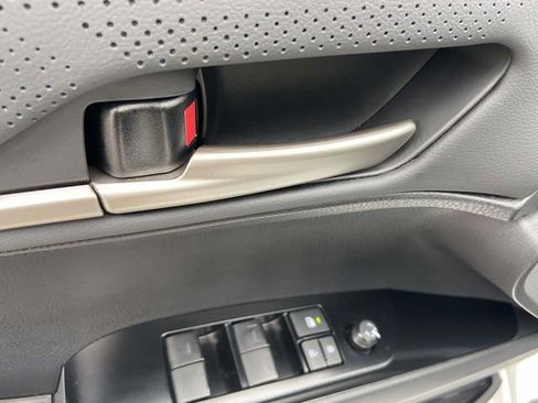 Used 2025 Toyota Camry XSE FWD image 12