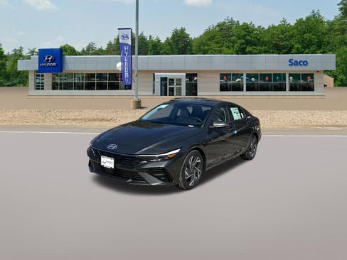 New 2026 Hyundai Elantra Limited FWD image 2