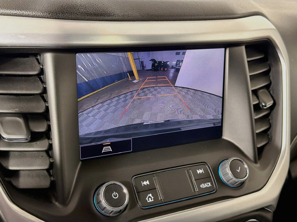 Used 2023 GMC Acadia SLT FWD image 14