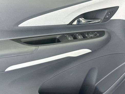 Used 2018 Chevrolet Bolt LT FWD image 15