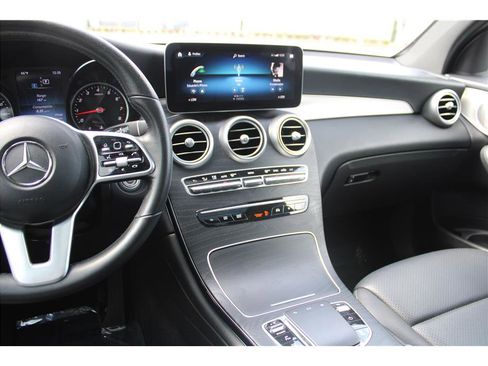 Used 2021 Mercedes-Benz GLC 300 4MATIC image 24