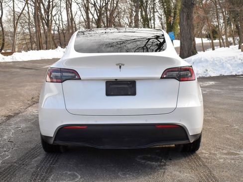 Used 2021 Tesla Model Y 2WD image 6