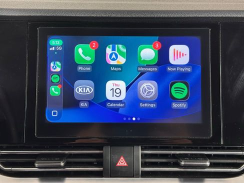 Used 2020 Kia Niro EX image 3