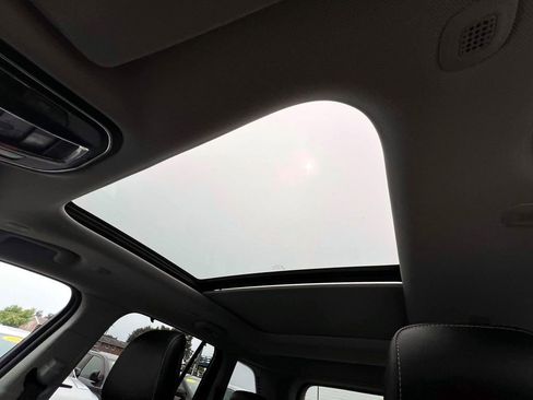 Used 2023 Jeep Grand Cherokee 4WD 4xe w/ Luxury Tech Group II image 32