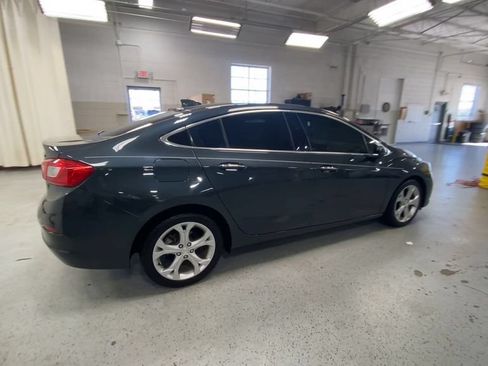 Used 2017 Chevrolet Cruze Premier w/ Enhanced Convenience Package FWD image 11