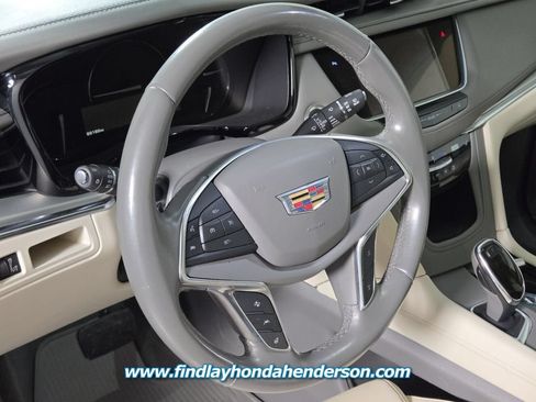 Used 2018 Cadillac XT5 Luxury w/ Driver Awareness Package FWD image 26