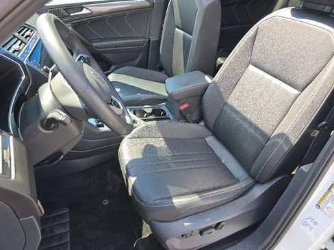 Used 2024 Volkswagen Tiguan SE R-Line AWD/4WD image 20
