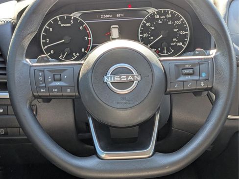 Used 2023 Nissan Rogue SV image 32