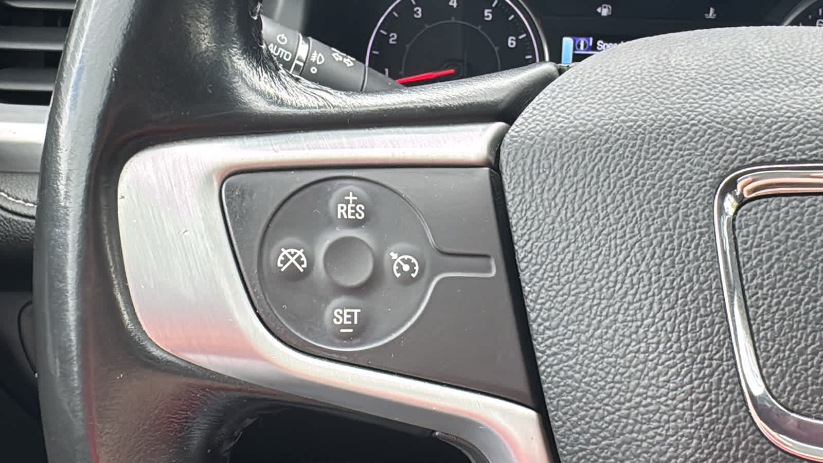 Used 2018 GMC Acadia SLT AWD/4WD image 12