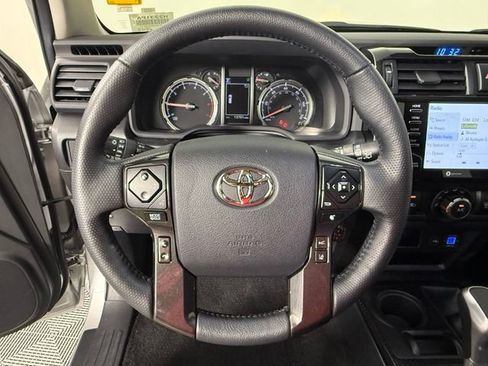Used 2024 Toyota 4Runner TRD Off-Road Premium w/ Moonroof Package AWD/4WD image 18