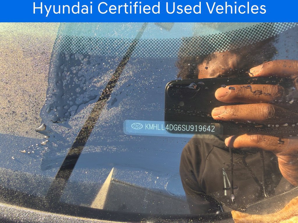 Used 2025 Hyundai Elantra SE FWD image 3