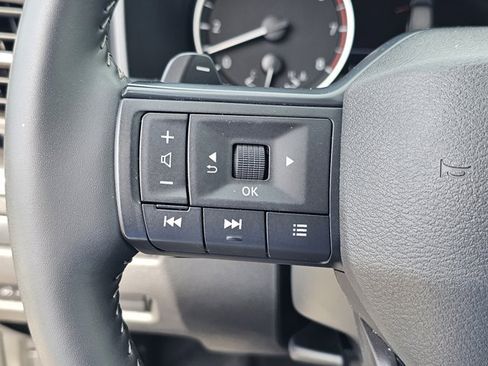 Used 2026 Nissan Rogue SV FWD image 42