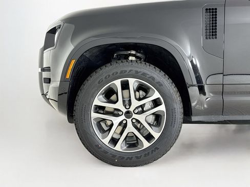 Used 2026 Land Rover Defender 110 X-Dynamic SE AWD/4WD image 27