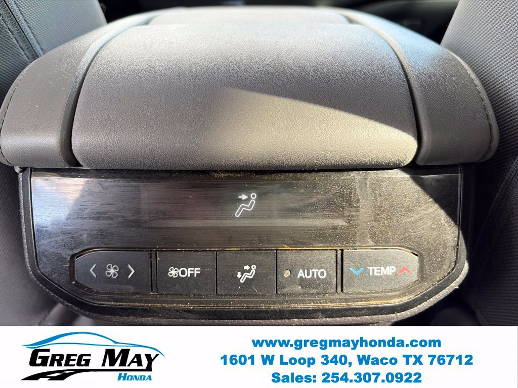 Used 2021 Toyota Highlander LE FWD image 21