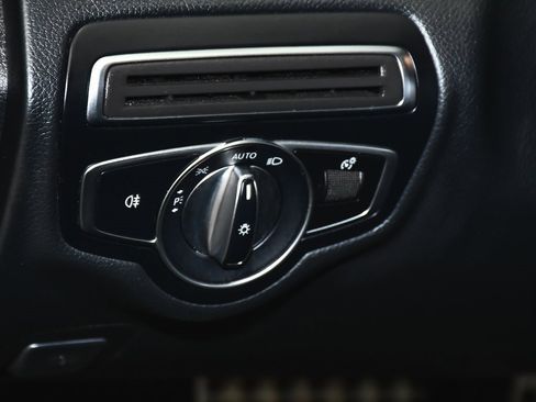 Used 2019 Mercedes-Benz C 300 Sedan image 17