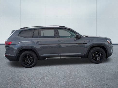 New 2025 Volkswagen Atlas Peak Edition SE image 2