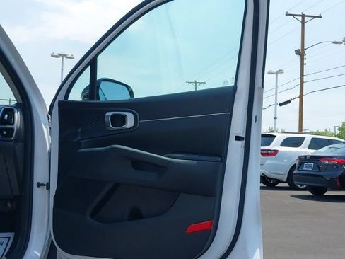 Used 2021 Kia Sorento S w/ Panoramic Sunroof Package AWD/4WD image 12