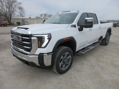 New 2026 GMC Sierra 3500 SLT w/ SLT Premium Package AWD/4WD image 10
