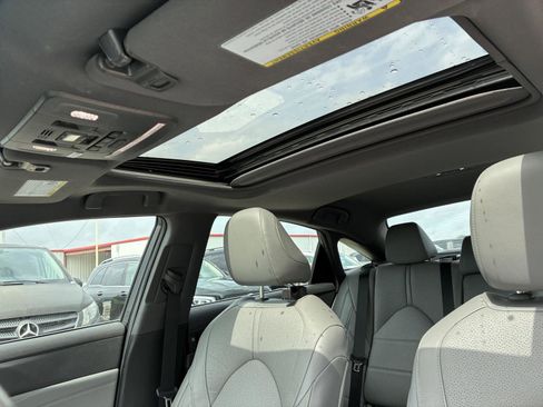 Used 2020 Toyota Avalon Limited w/ Advanced Safety Package FWD image 9