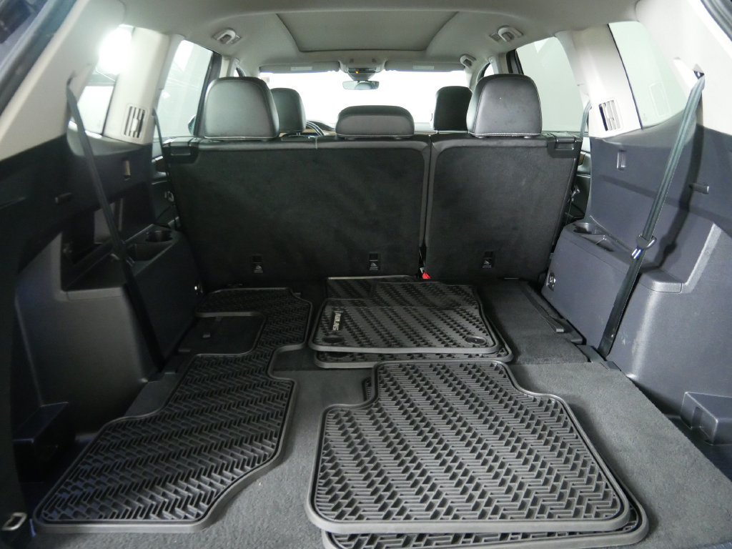 Used 2024 Volkswagen Atlas SE w/ Panoramic Sunroof Package AWD/4WD image 17