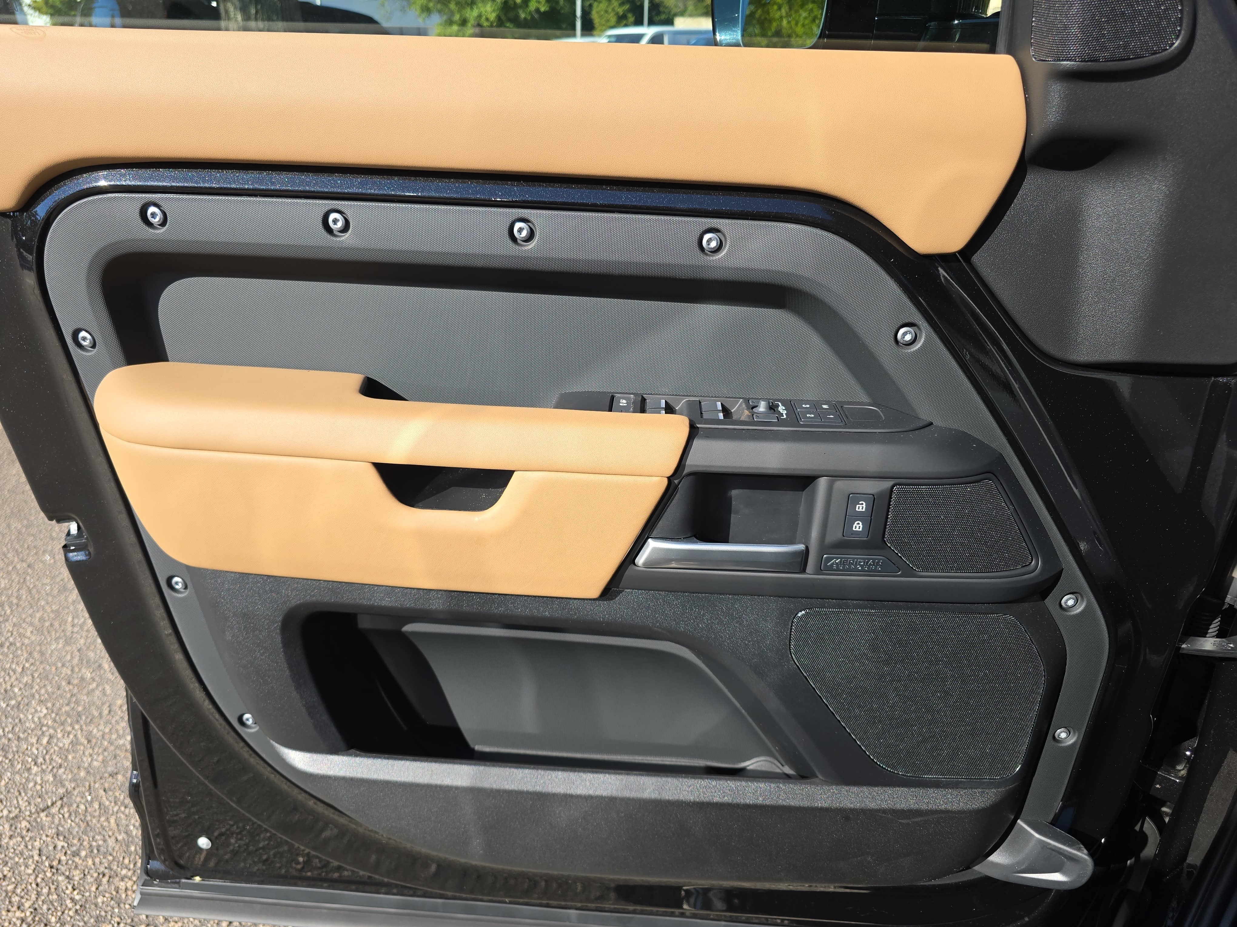 New 2026 Land Rover Defender 110 X-Dynamic SE AWD/4WD image 26