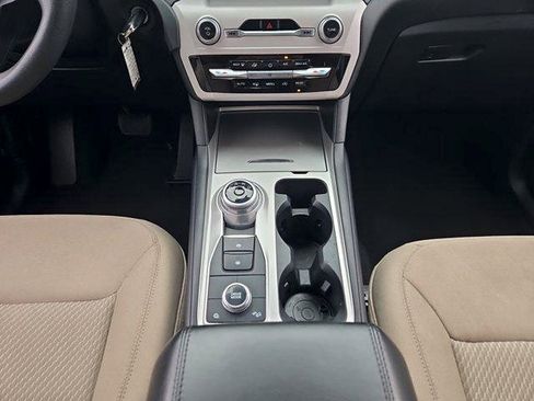 Certified 2023 Ford Explorer 4WD image 21