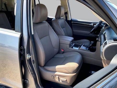 Used 2023 Lexus GX 460 Luxury w/ Sport Design Package AWD/4WD image 9