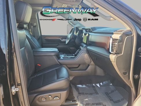Used 2024 GMC Sierra 3500 Denali image 5